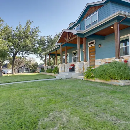 Modern Lago Vista Home With Pool And Lake Access!